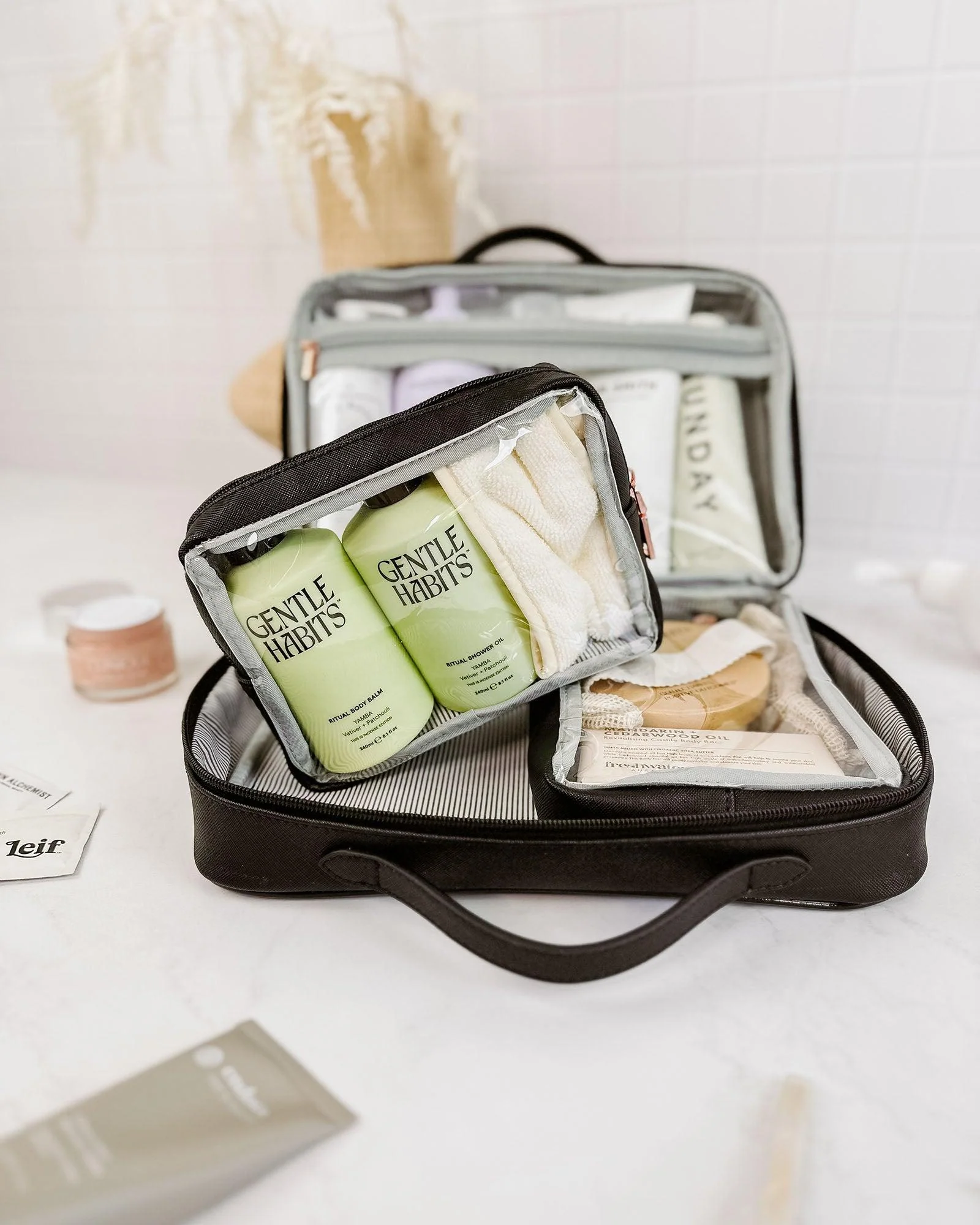Georgie & Fifi Cosmetic Set - Black - Image 4