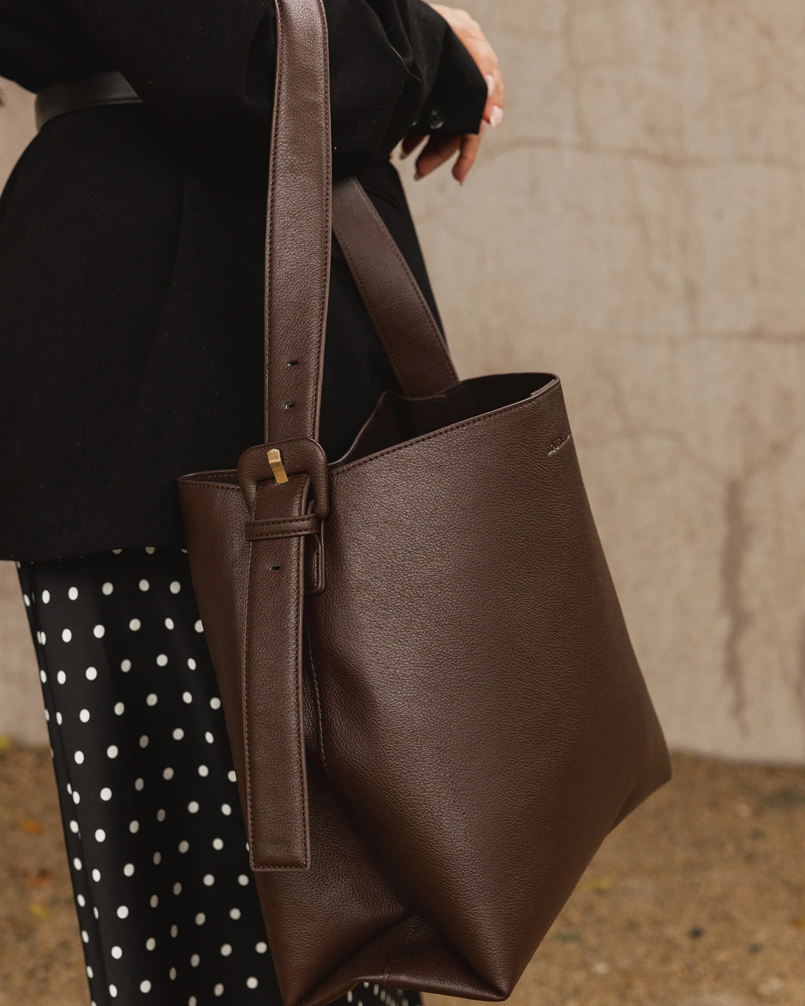 Peyton Shoulder Bag - Chocolate - Image 7